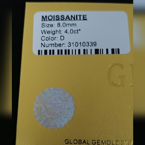 Elegant Rose Gold Stud Earrings - Picture 3 of 6